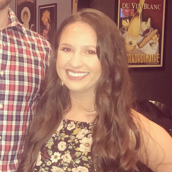 Meet your Posher, Jessica - Picture 2 of 2